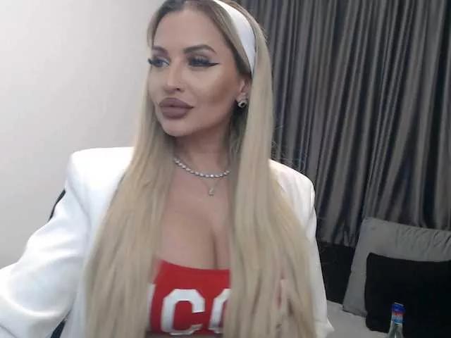 Offline lovelyblondyx on BongaCams