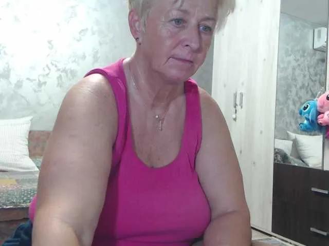 Offline LovePinkLilli on BongaCams