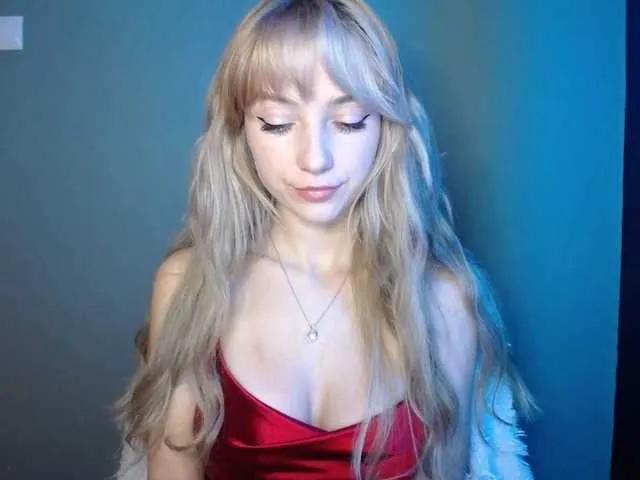Offline LuciaLovely on BongaCams