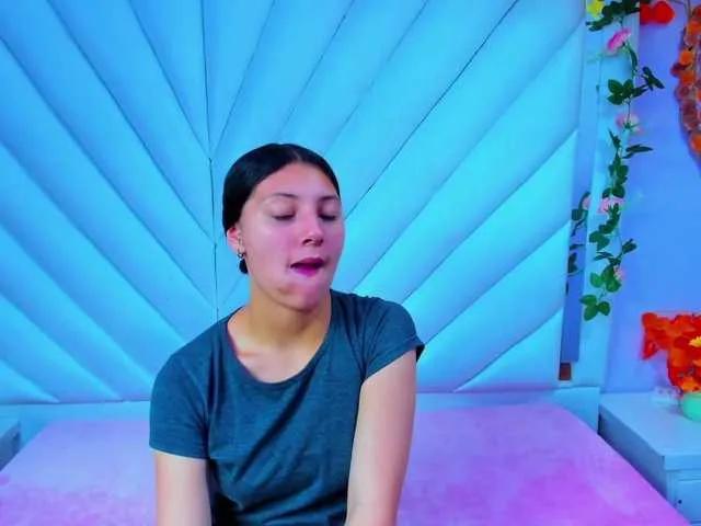 BongaCams LunaBennett is Freechat LunaBennett — I like to do everything from sensual and erotic shows to games and challenges. There is nothing that I like more to do that my spectators laugh and have fun. I also love fashion and makeup, and I love experimenting with new looks and styles.