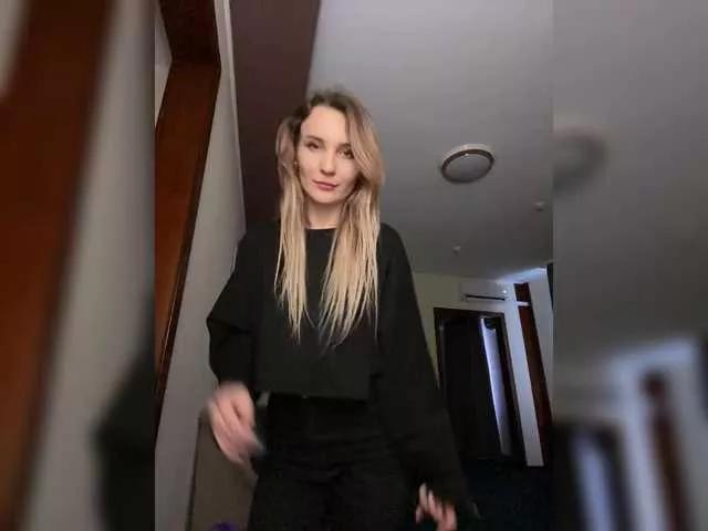 Offline Lunaluxseri on BongaCams