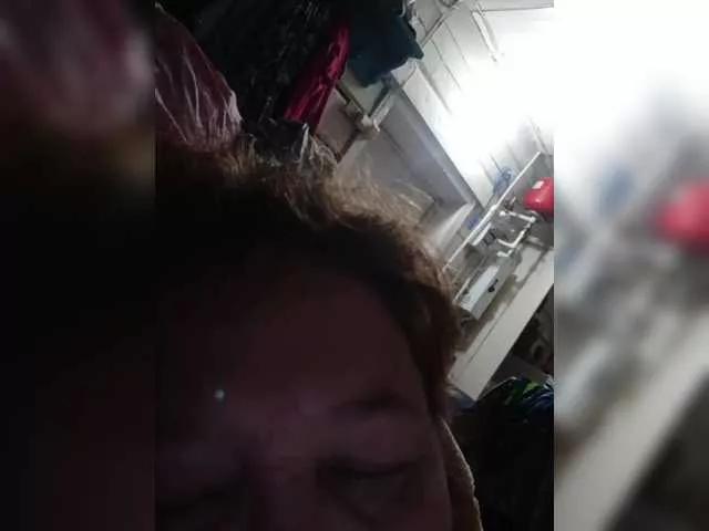 Offline Madam-oss on BongaCams