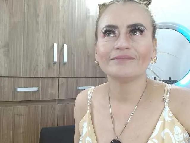 Offline MAGHENTA on BongaCams