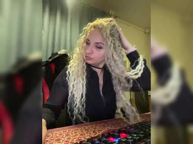 Offline MagicalLouu on BongaCams