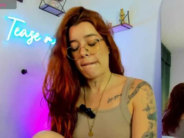 Offline manu-monroe on BongaCams