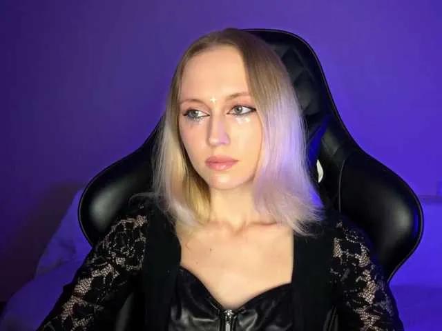 BongaCams Mencia is Freechat Mencia — Generosity and passion