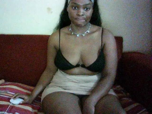 Mercedes-bunz05 on BongaCams