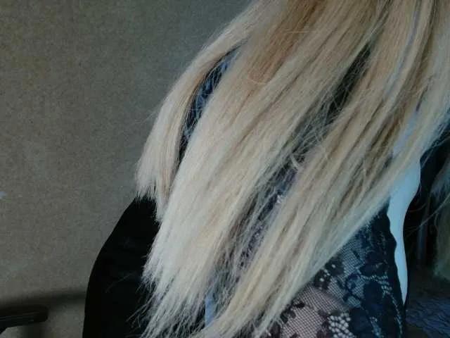 MiaLaFoxis on BongaCams