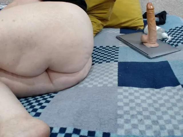 Offline MILAax on BongaCams