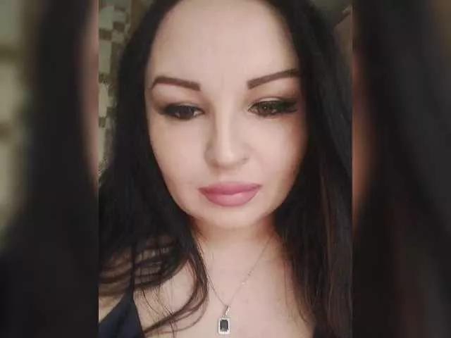 Offline Monica- on BongaCams
