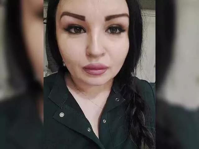 Offline Monica- on BongaCams