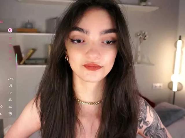 Offline Morena-Dolcce on BongaCams