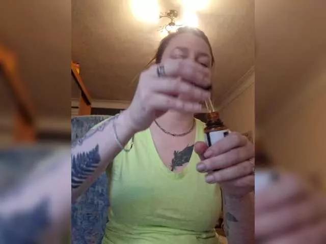 Offline Ozalin on BongaCams