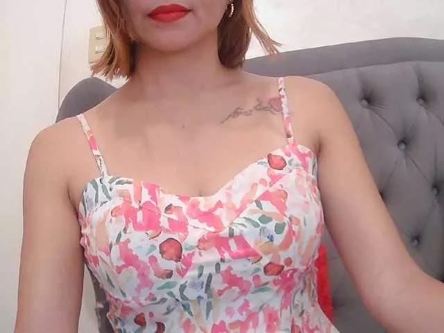 Freechat pornadrianna on BongaCams