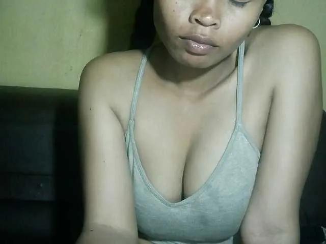 Offline Pussy01lips on BongaCams