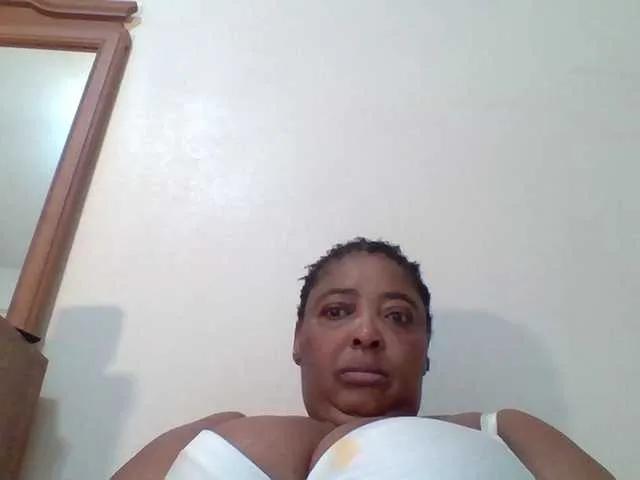 Offline pussylips53 on BongaCams