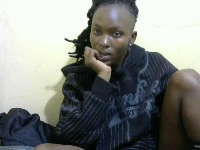 Offline Queenfey on BongaCams