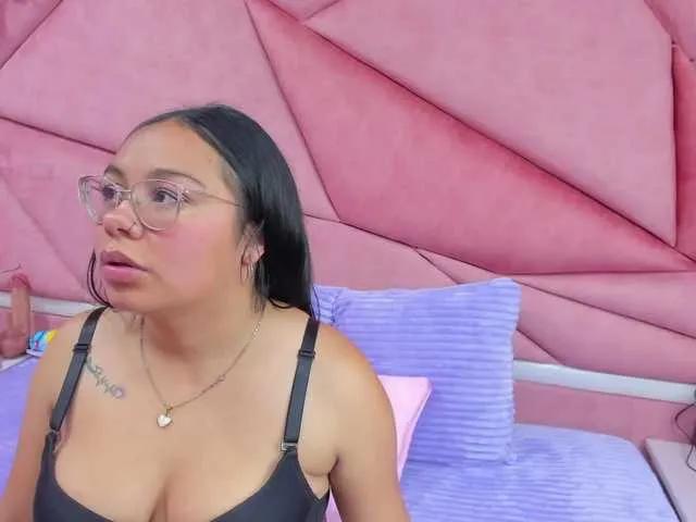 Freechat RossiVioleta on BongaCams