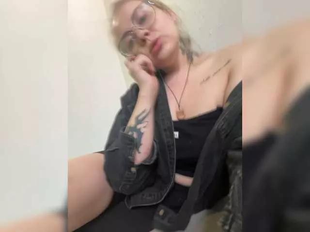 Offline Sailor-Moons on BongaCams