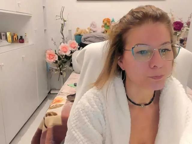 Offline SalomeJade on BongaCams