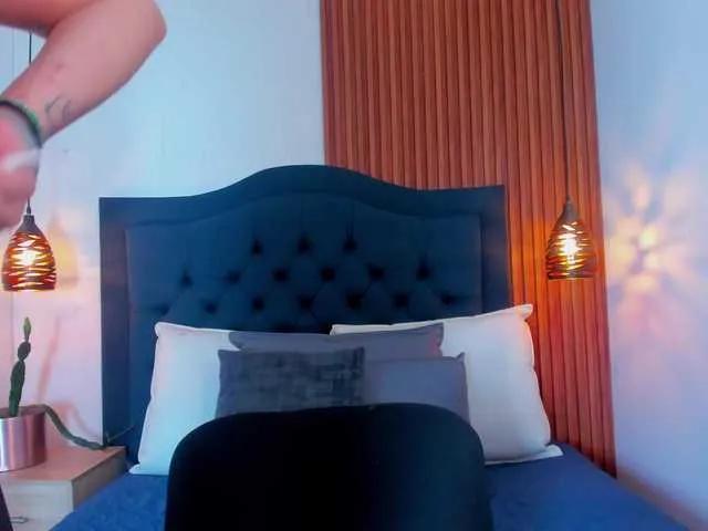 Offline Sara-stone on BongaCams