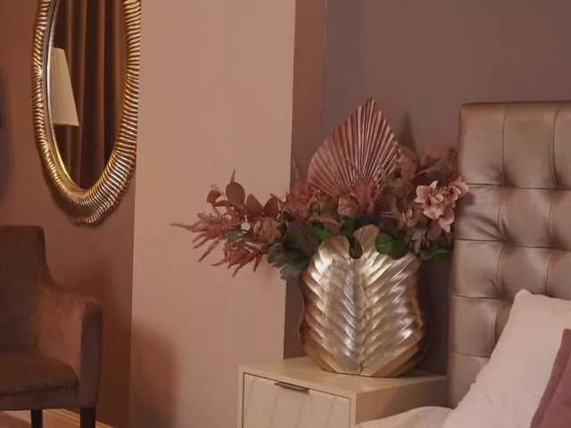 Offline SharonStarr on BongaCams