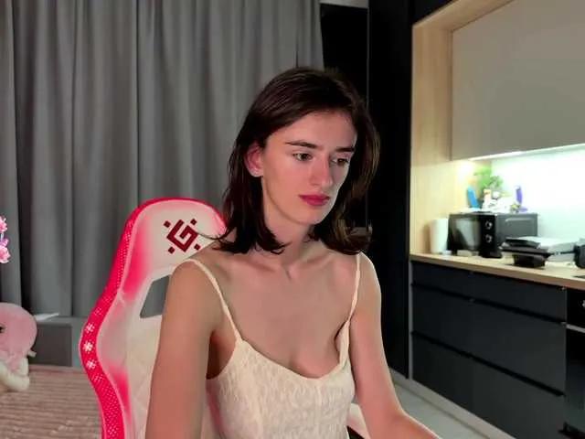 Offline SweetieTati on BongaCams