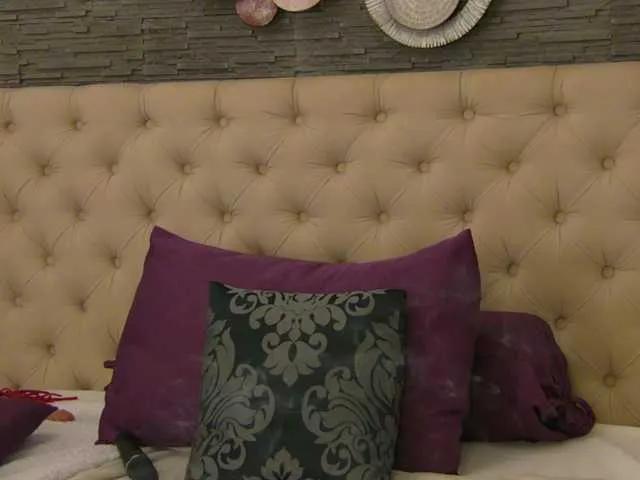 Offline VannyFoxx on BongaCams