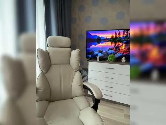 Offline ymnichka on BongaCams