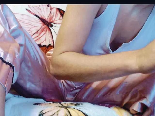 yzza-suave on BongaCams 