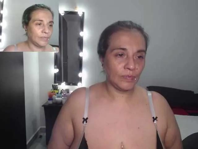 Offline zoedoll on BongaCams