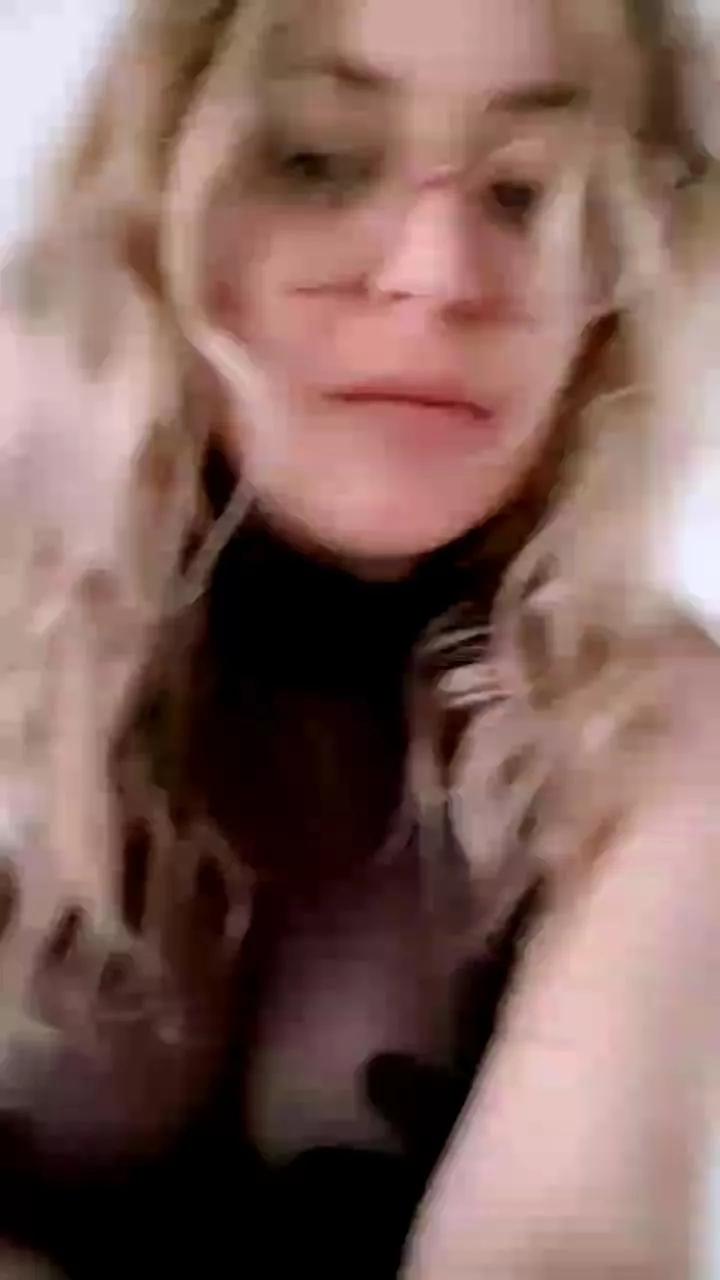 Offline 18Pomposita on Cam4