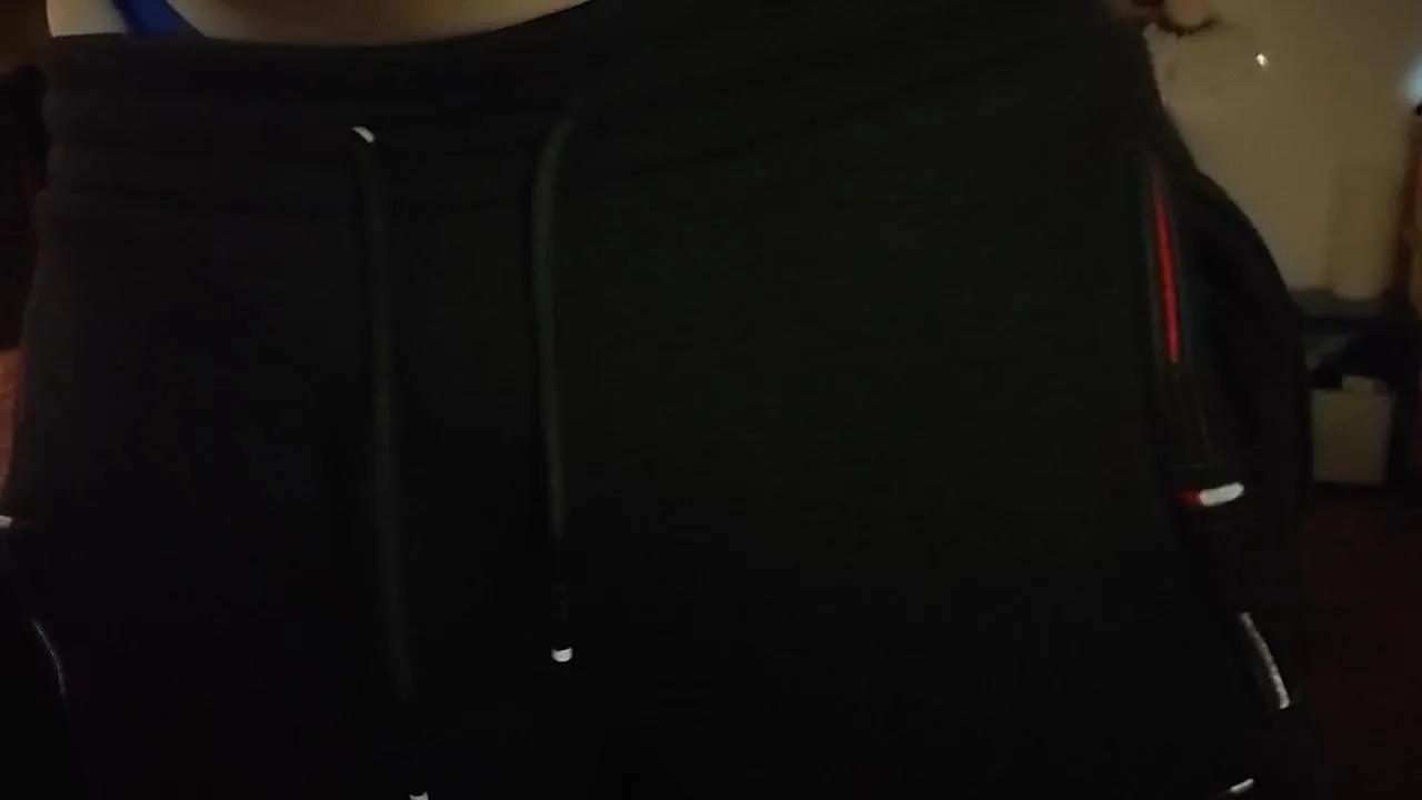 Offline 21x6cmfucking1 on Cam4