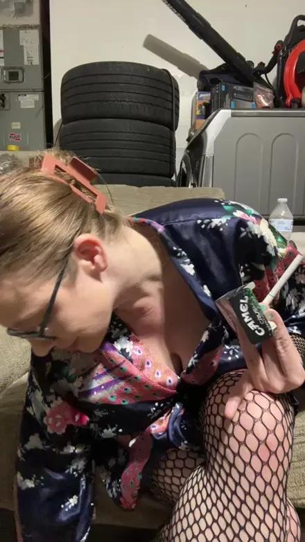 AbriDaGreat1 — #amateur #hugeboobs #MILF #chubby #blondes #glasses