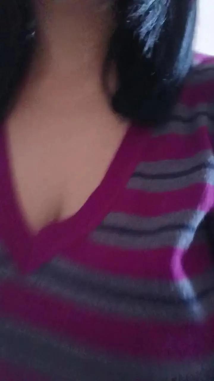 Offline Adelaide986 on Cam4