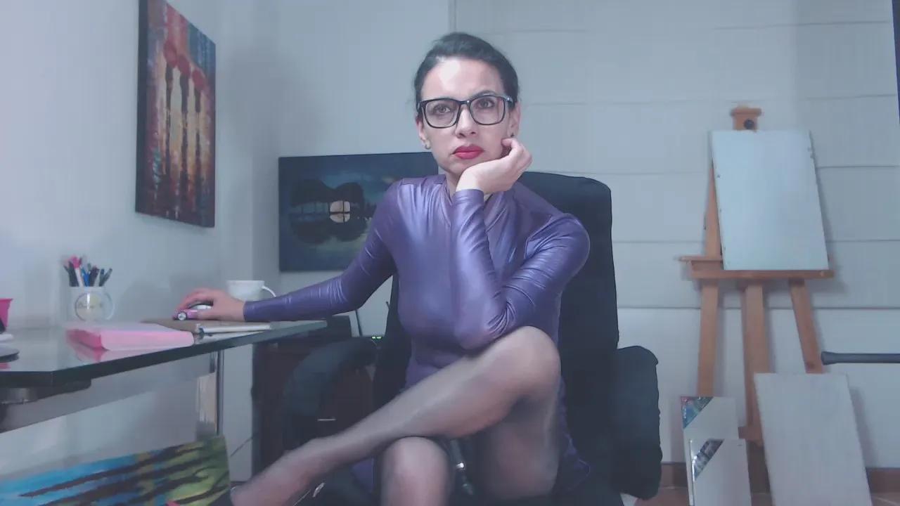 Offline Afroditarggenis on Cam4