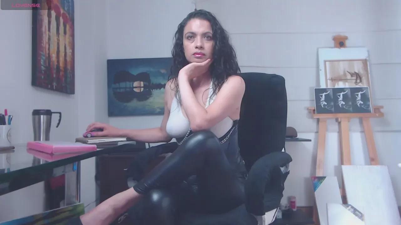 Offline Afroditarggenis on Cam4