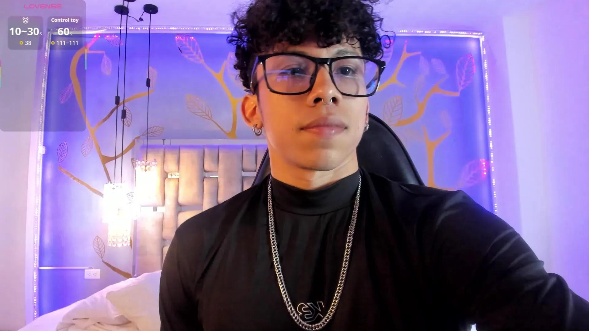 Offline Akaza_ on Cam4