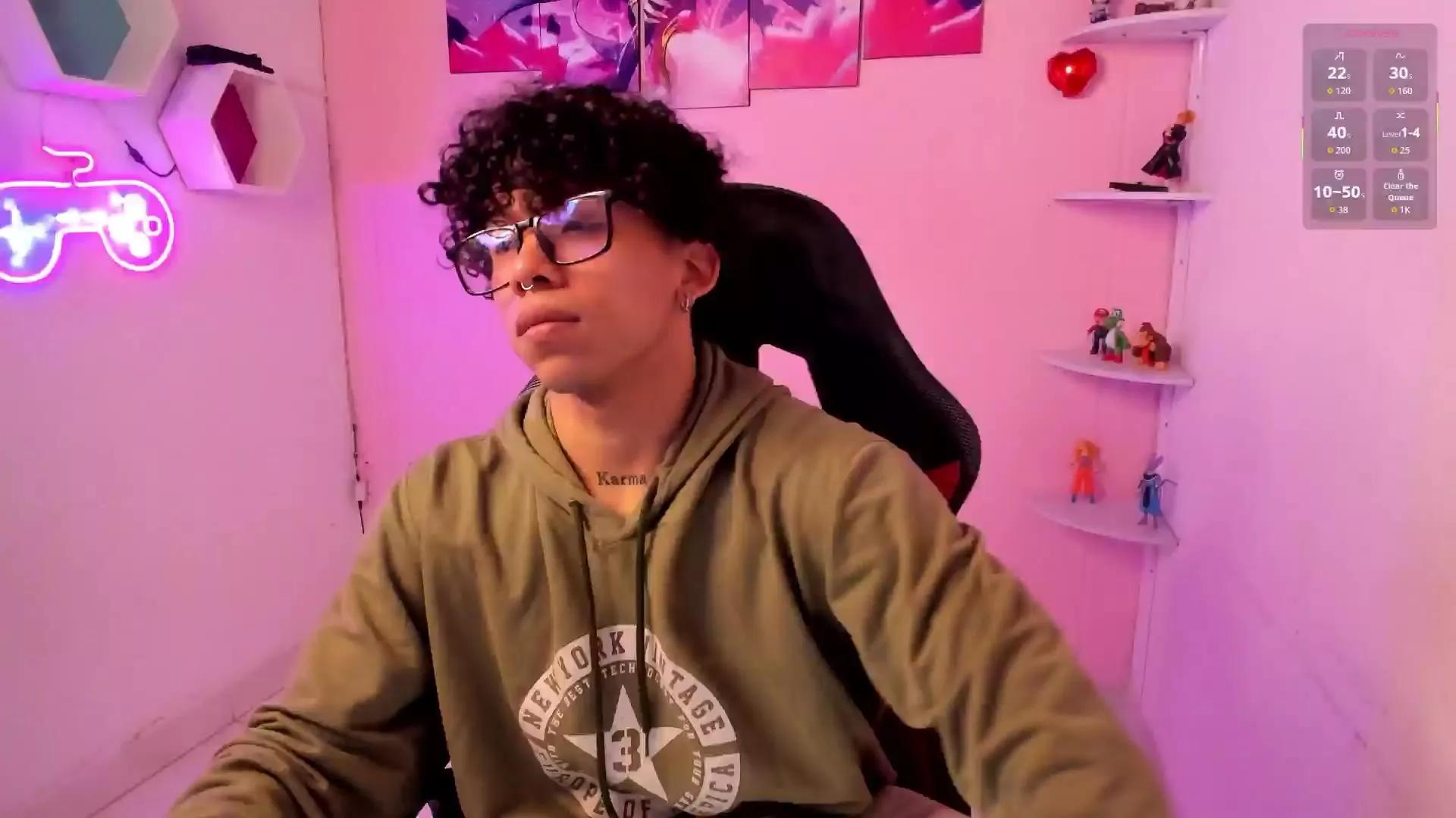 Offline Akaza_ on Cam4