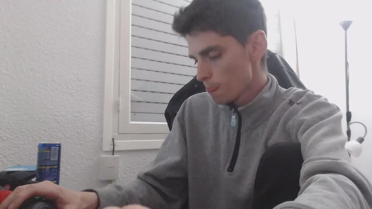 Offline albertillo2 on Cam4