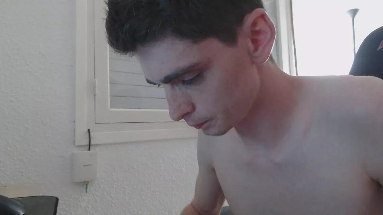 Offline albertillo2 on Cam4