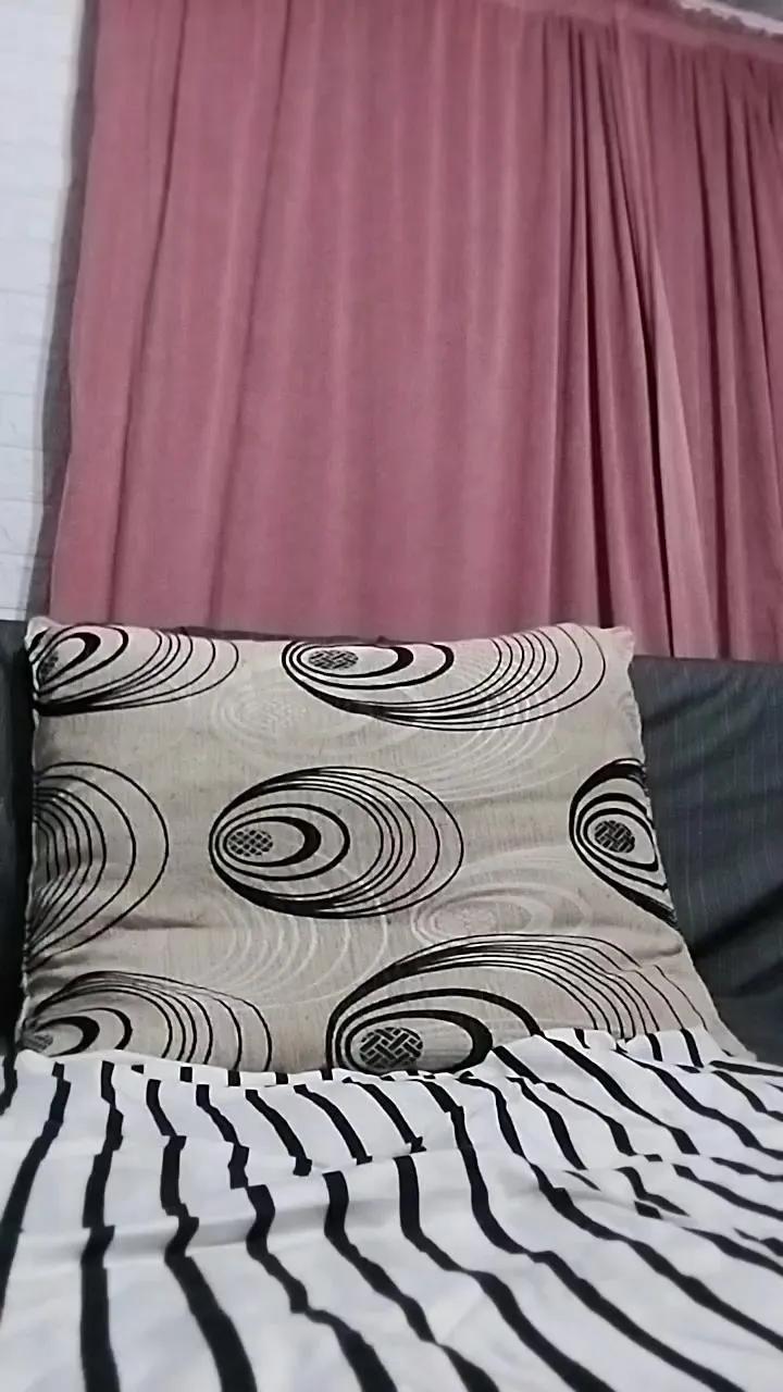 Offline aledina78 on Cam4