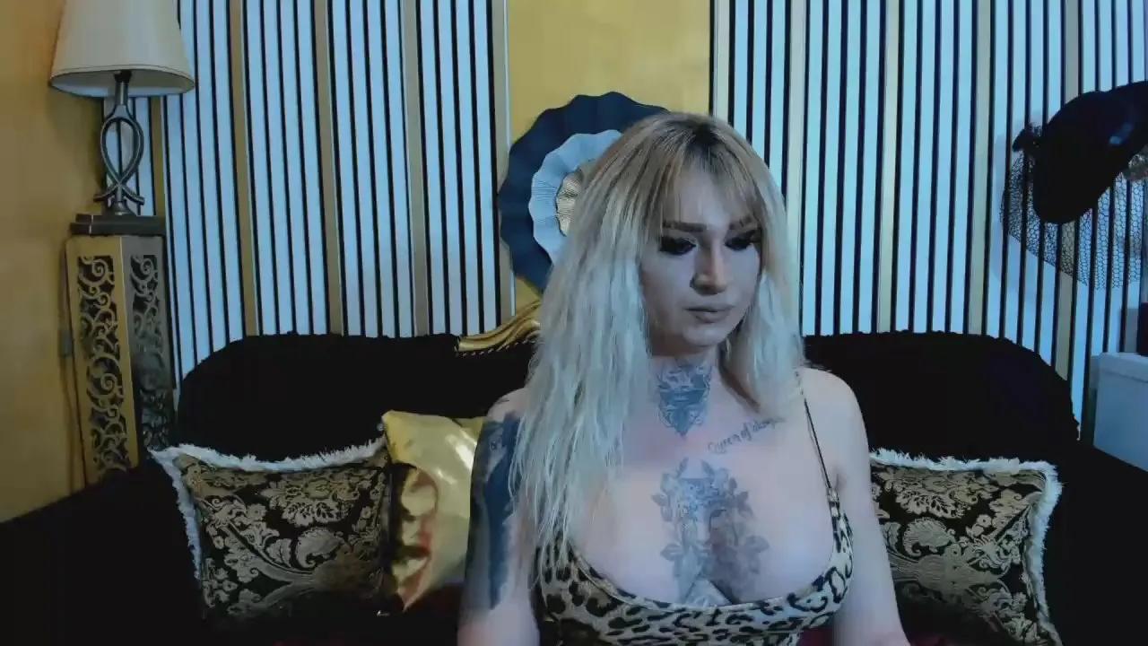 Offline AlenaRios on Cam4