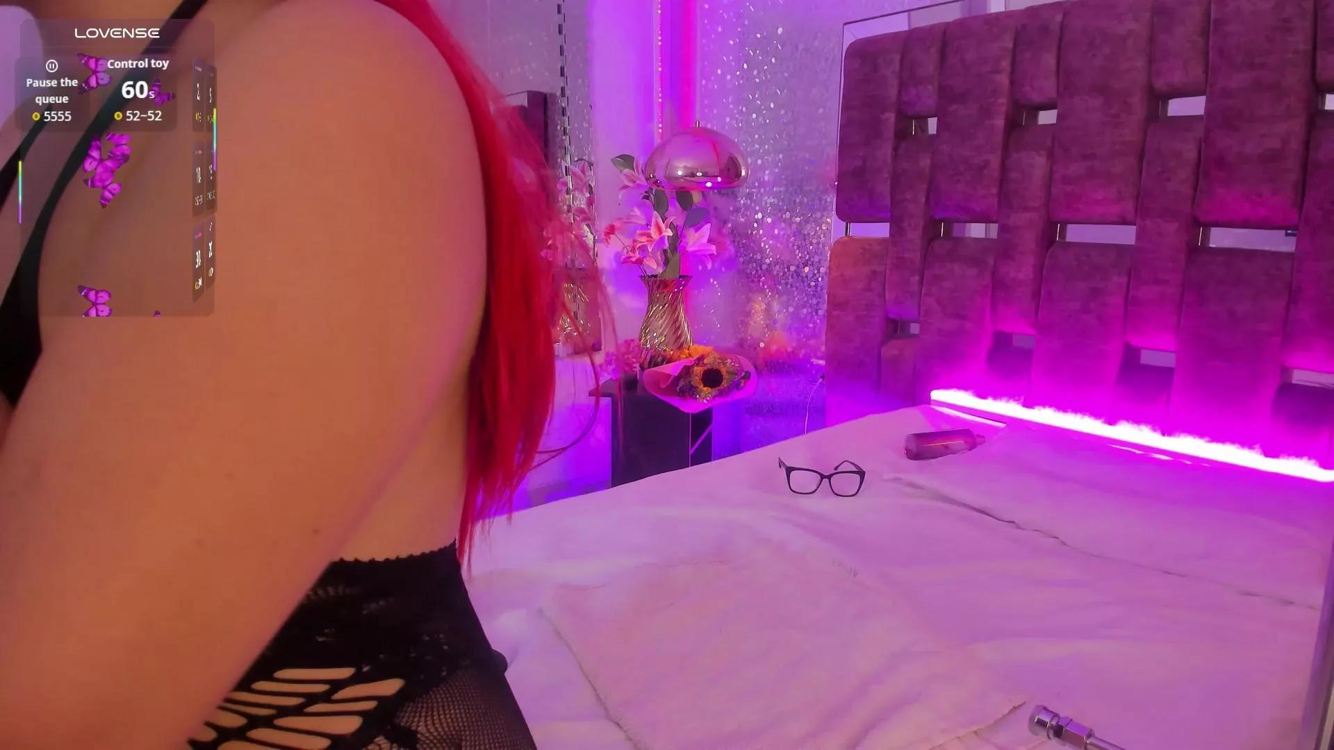 Offline AlessiaDouce on Cam4