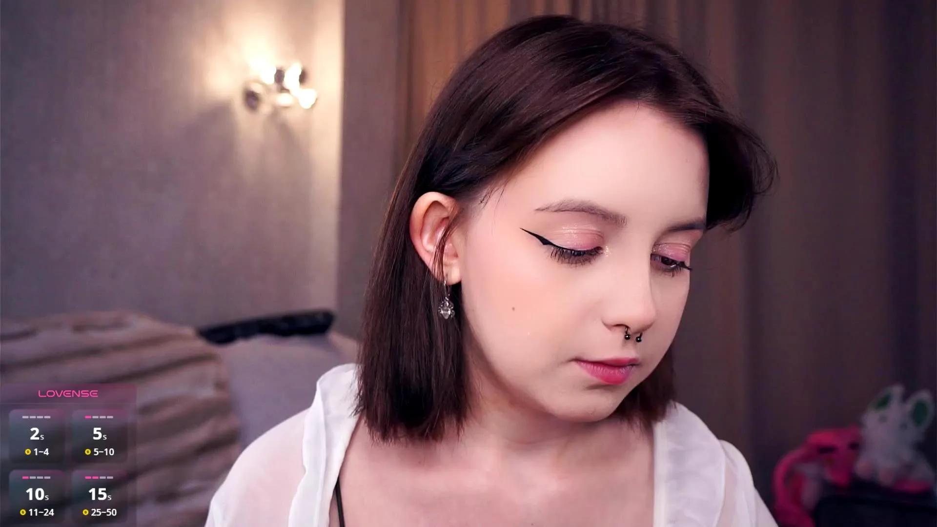 Offline AlodieCoey on Cam4