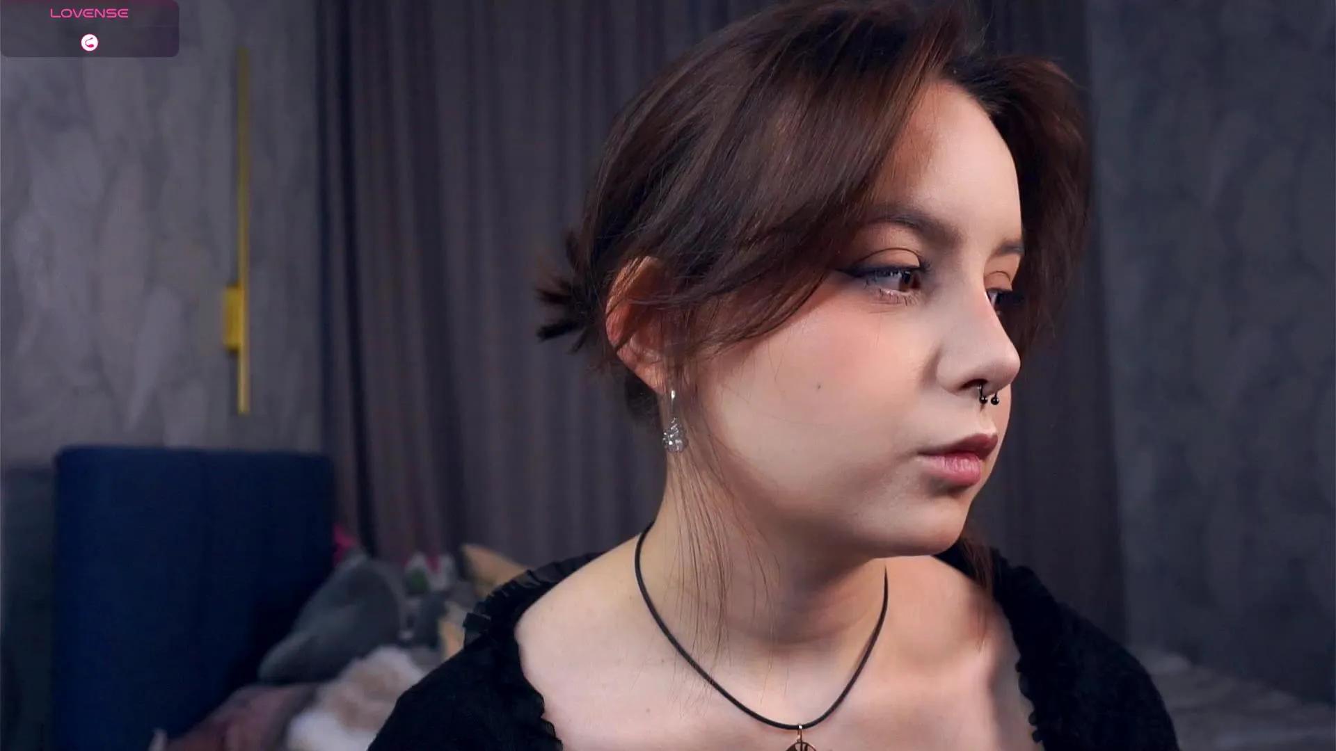 Offline AlodieCoey on Cam4