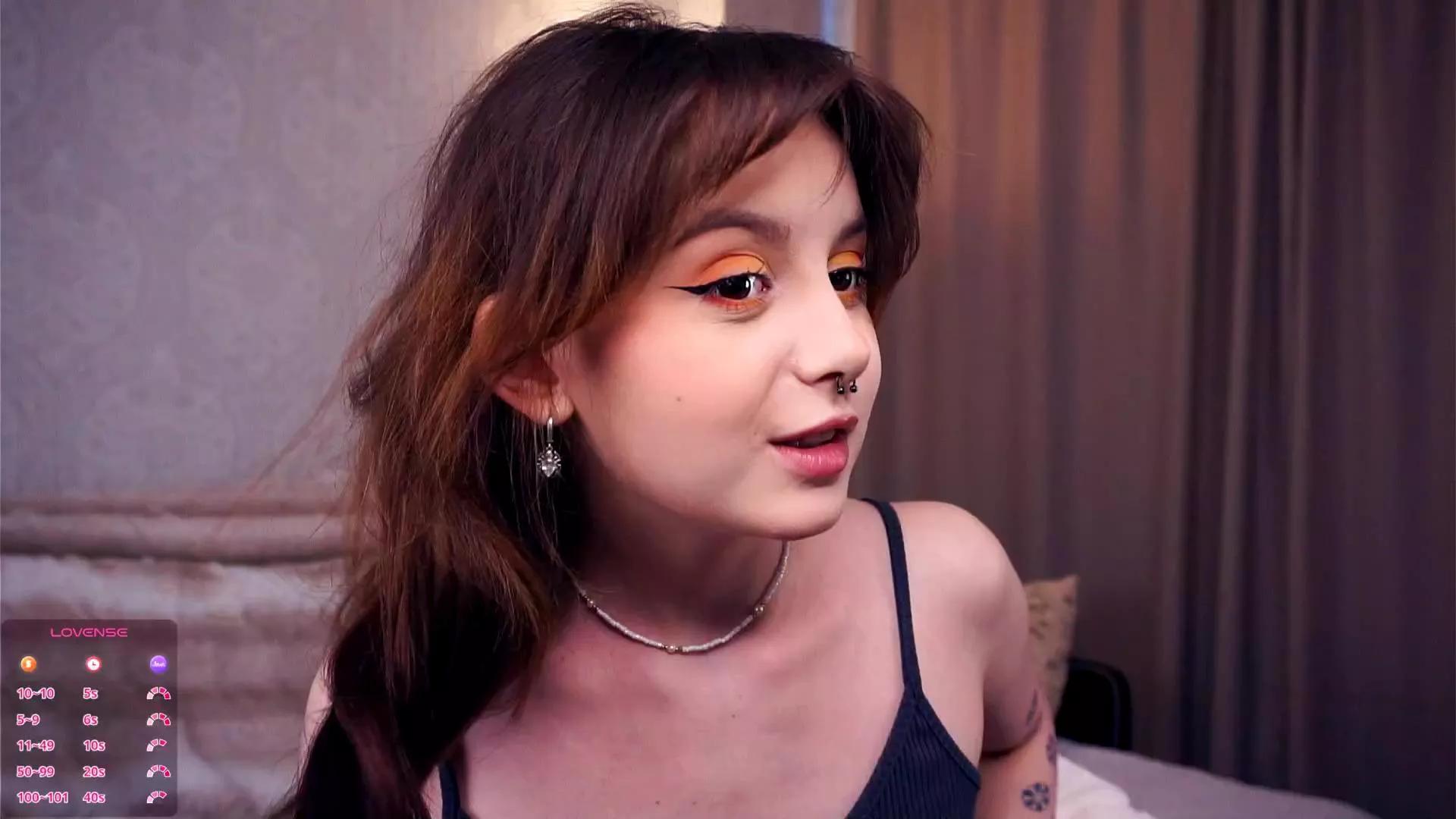 Offline AlodieCoey on Cam4