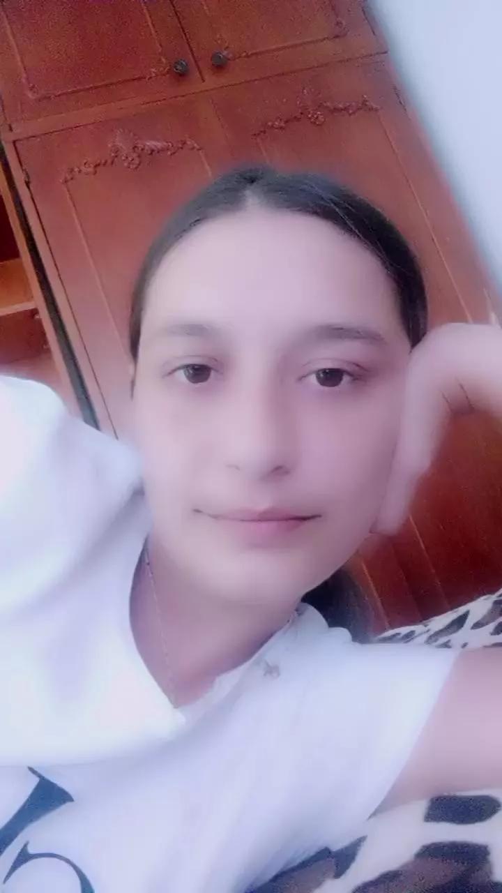 Offline Amedeia on Cam4