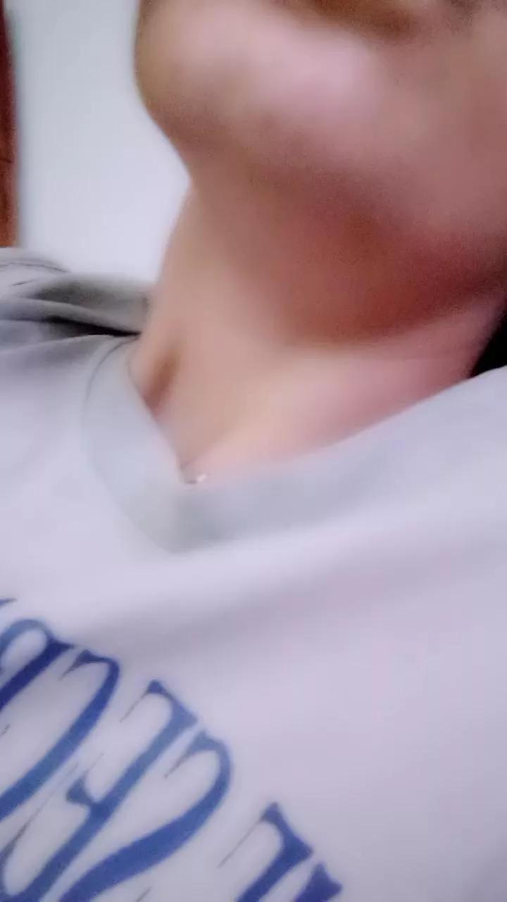 Offline Amedeia on Cam4