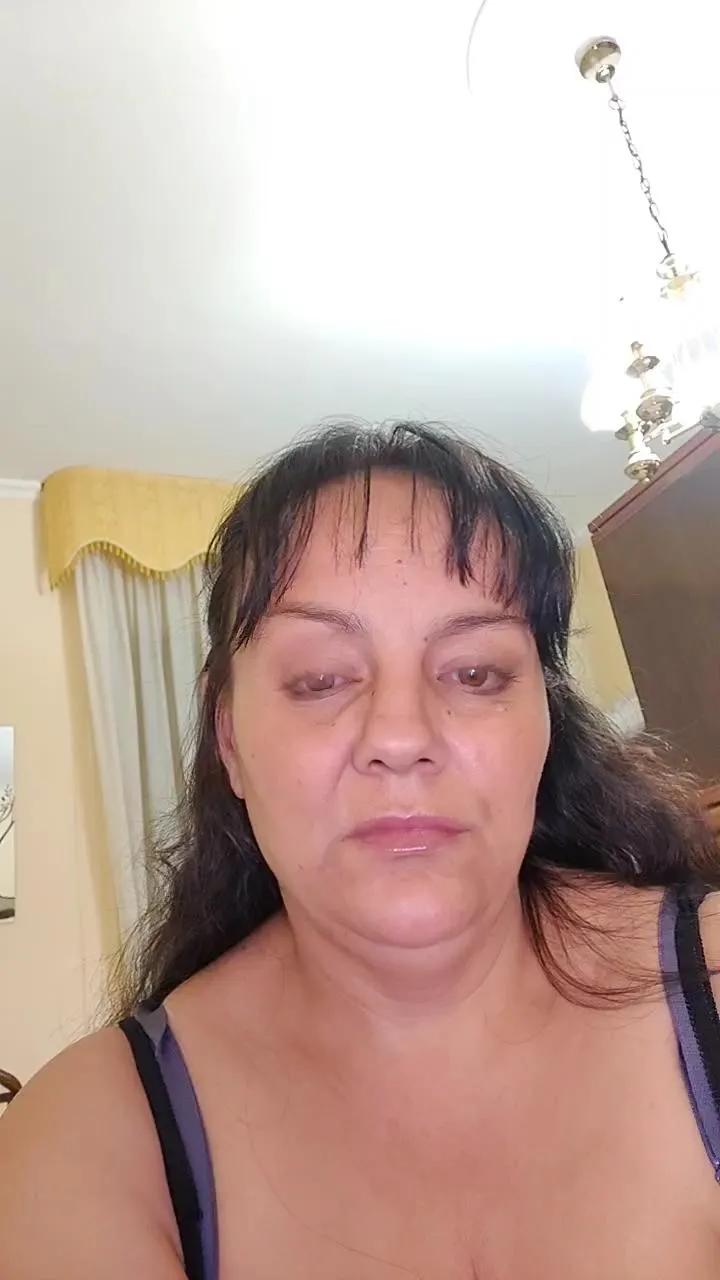 Offline Annalyluky on Cam4